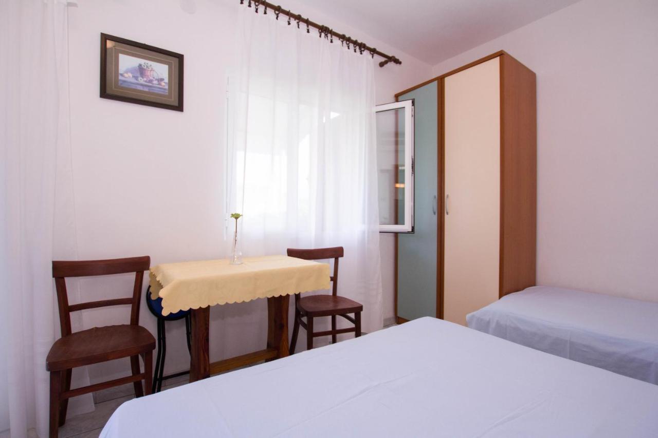 Apartments By The Sea Sucuraj, Hvar - 566 Ngoại thất bức ảnh