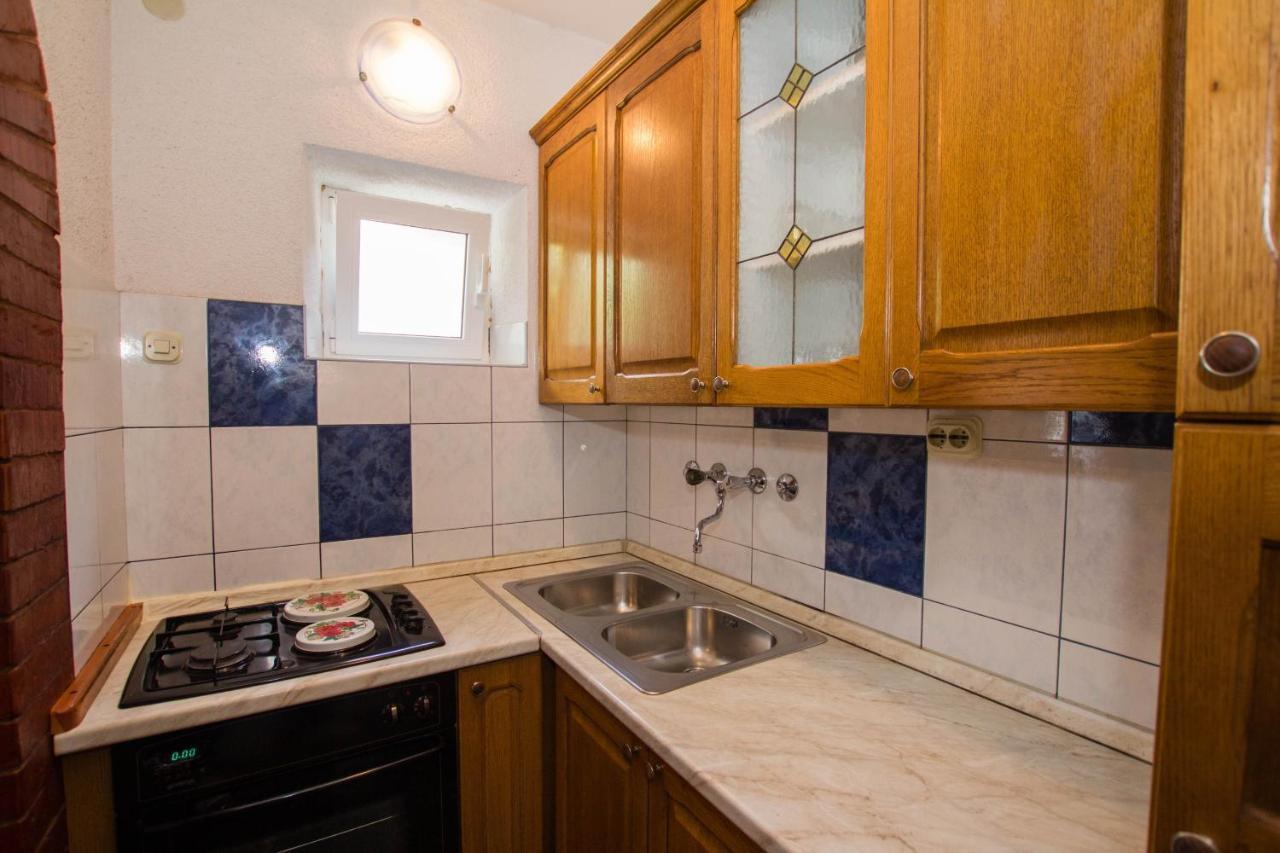 Apartments By The Sea Sucuraj, Hvar - 566 Ngoại thất bức ảnh